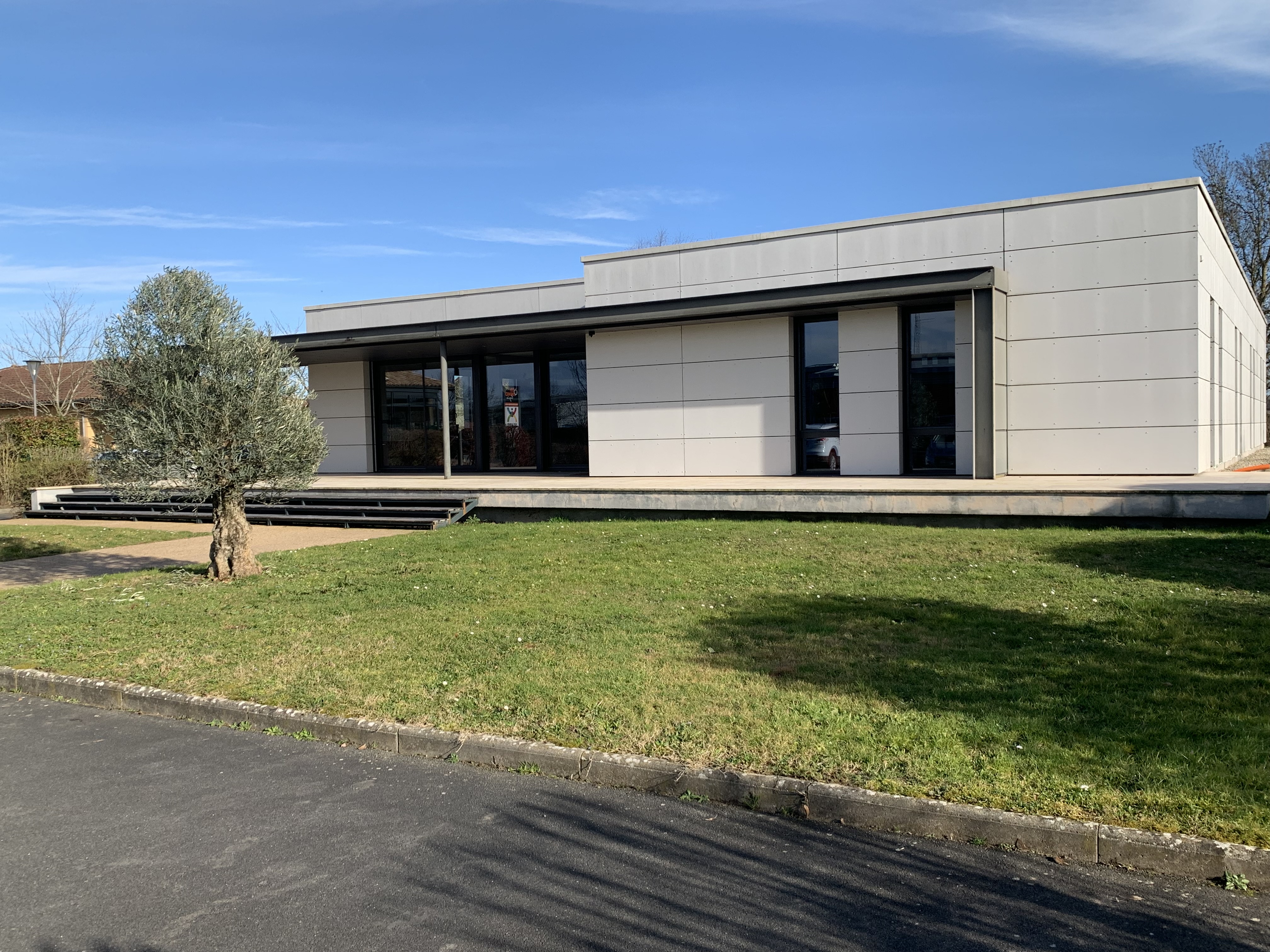 espace coworking, macon, salle de réunion, bureau fermé, bureau en open-space, séminaire, salle de formation, centre d'affaires